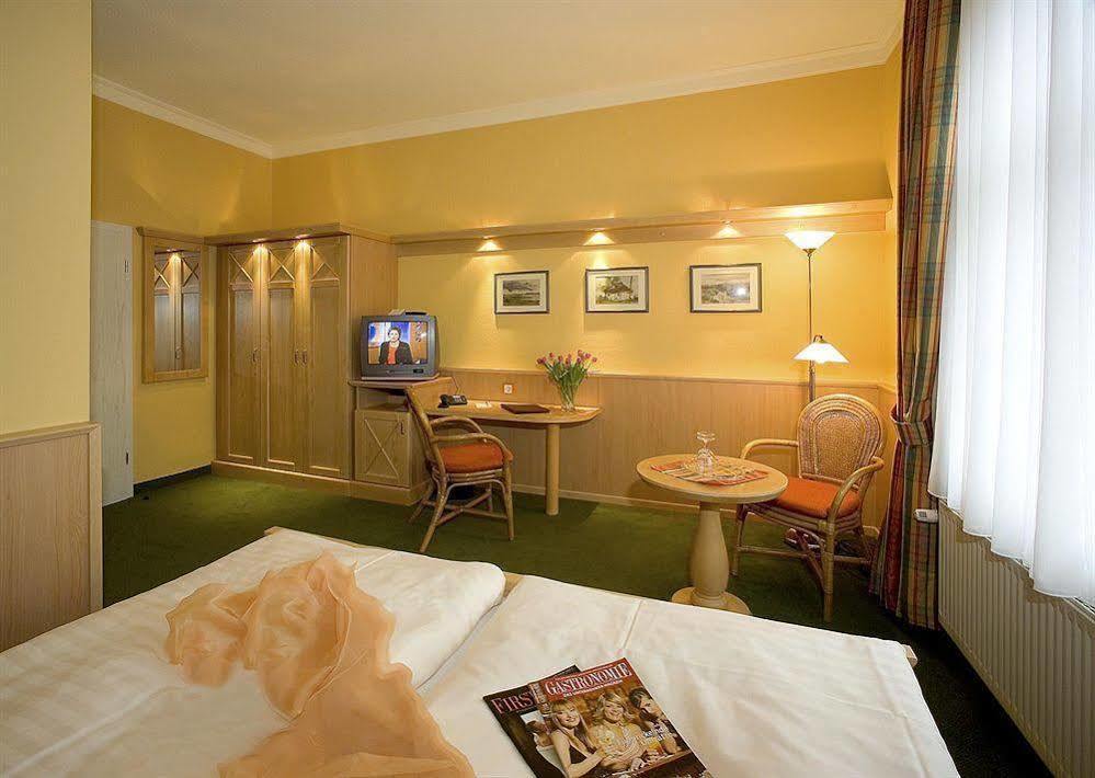 Hotel Duenenschloss Mit Private Spa Zinnowitz Exterior foto